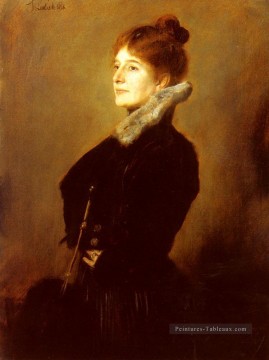  port Art - Portrait d’une femme portant un manteau noir avec un col en fourrure Franz von Lenbach